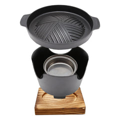 Saihisday front view showing the full hot pot and included trivet for easy serving