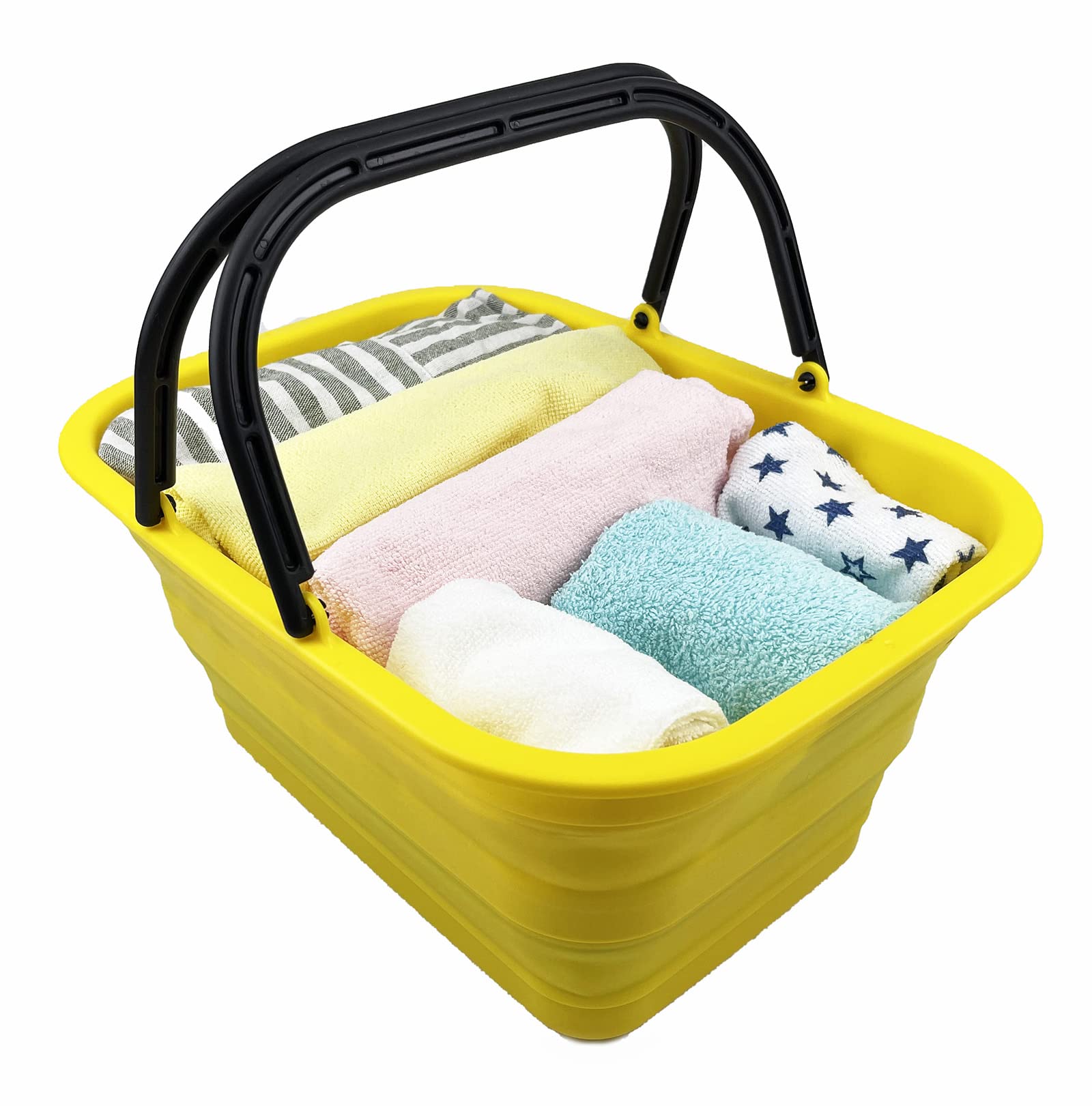SAMMART at beach picnic showing practical outdoor carrying benefit