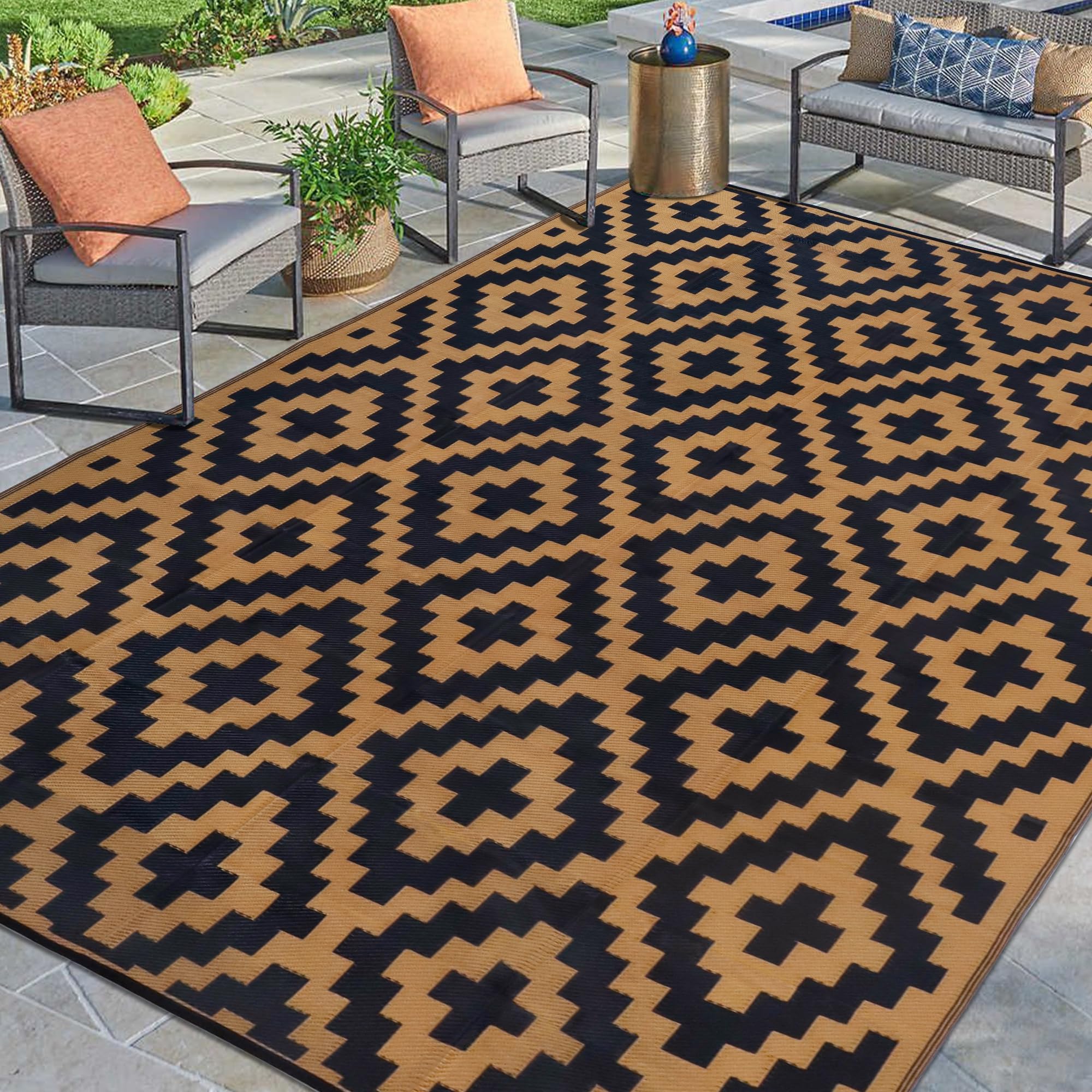 SAND MINE front view of 9x12 mat showing pattern and edges, enhances patio style