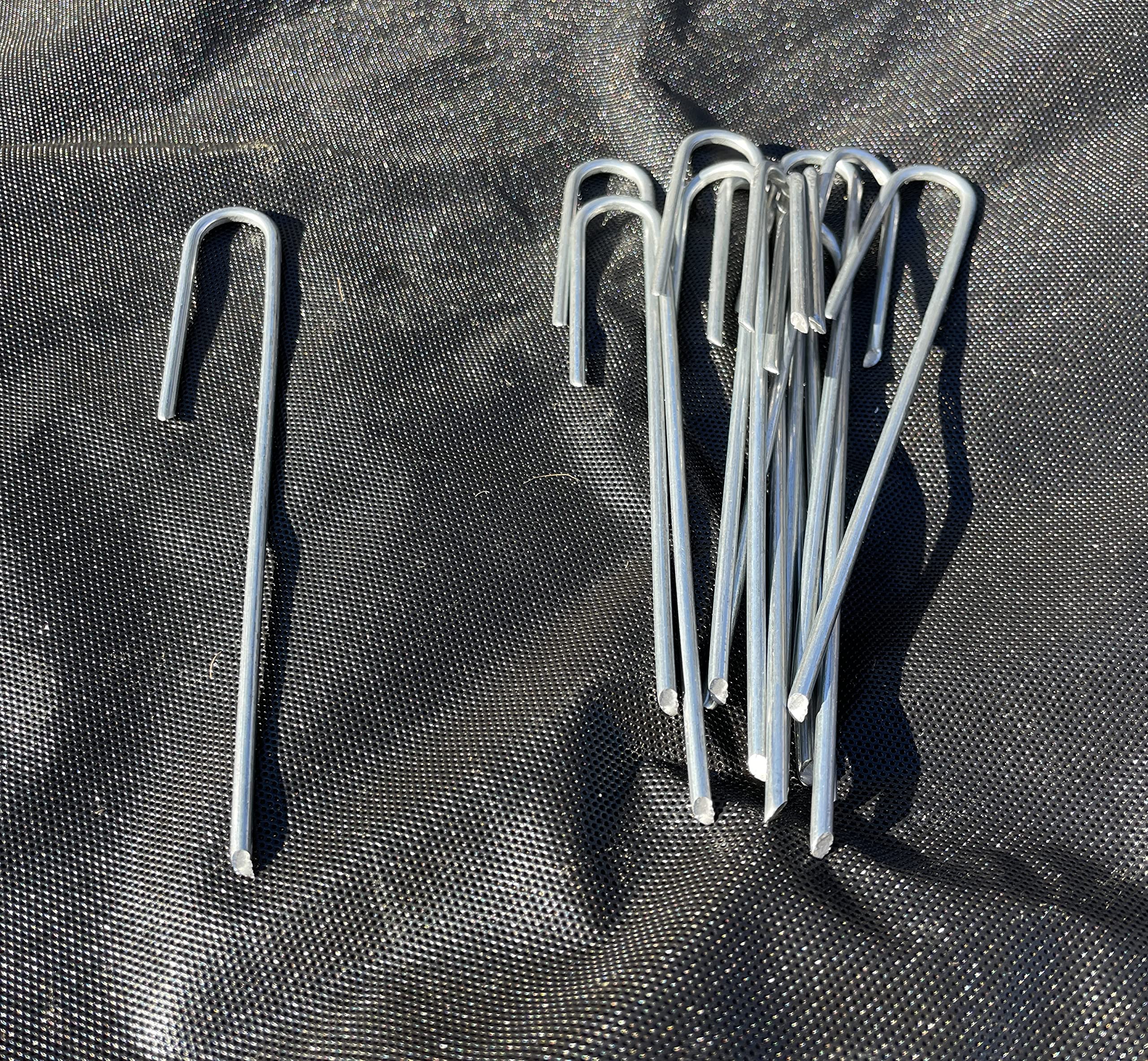 Sandbaggy close-up of rounded top cradling tubing, protects lines from slipping