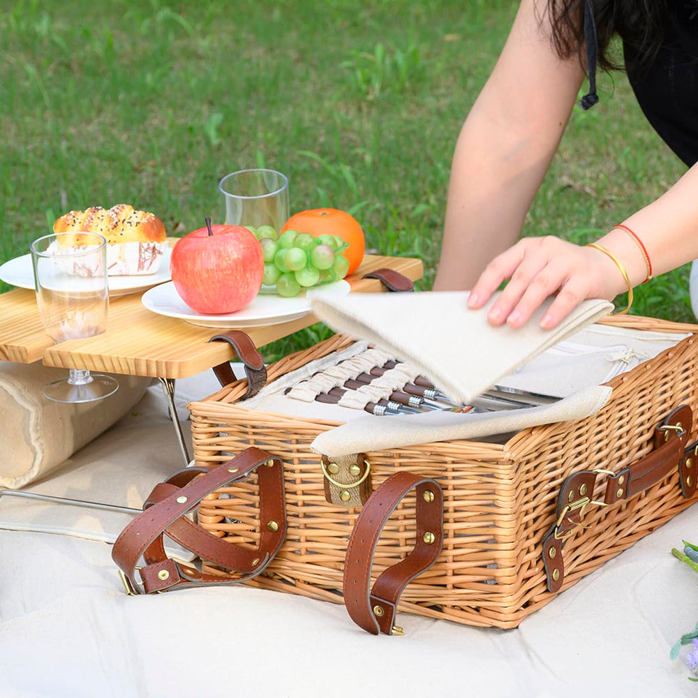 SatisInside picnic set arranged outdoors to create an inviting dining scene