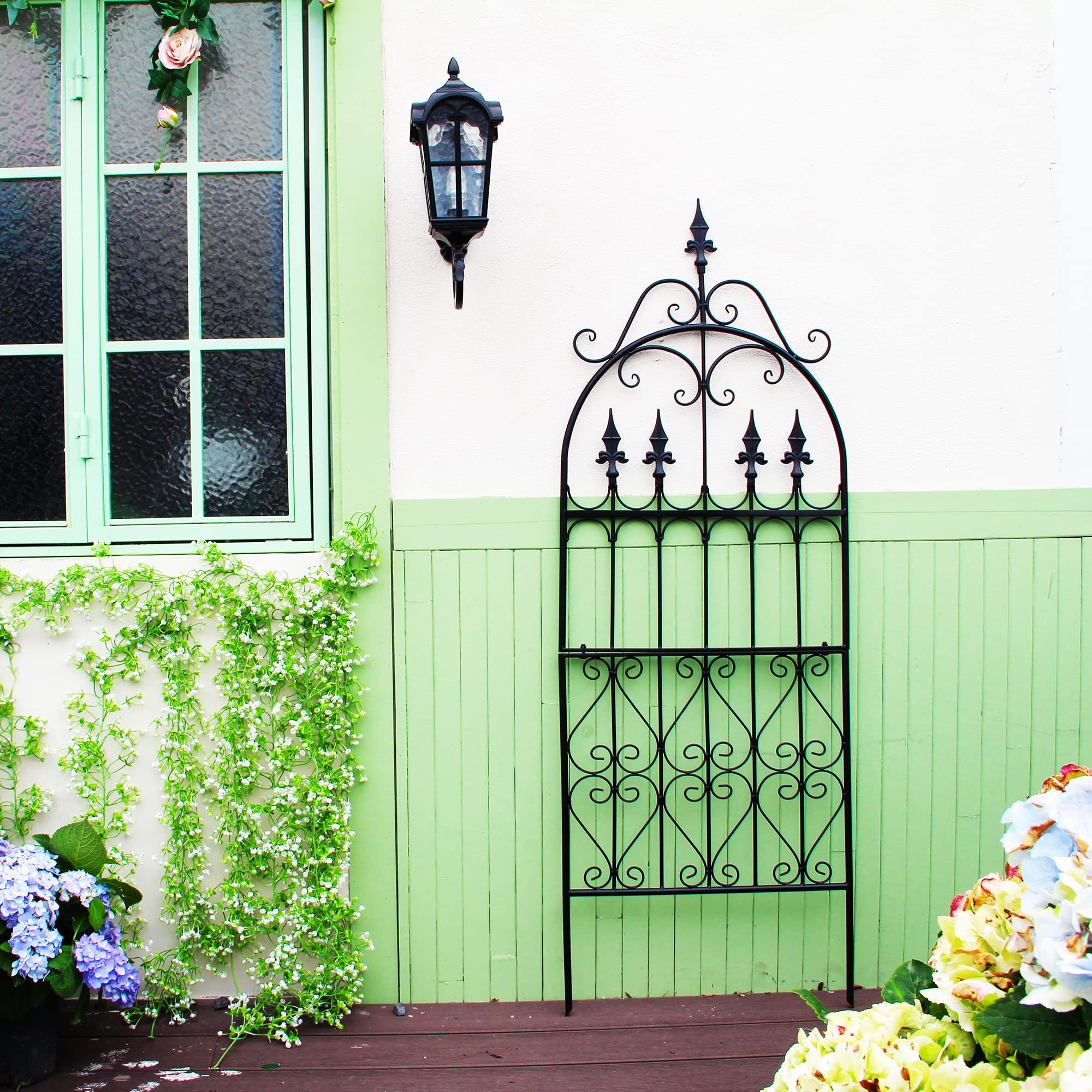 SCENDOR GARDEN powder-coat texture close-up protecting against rust