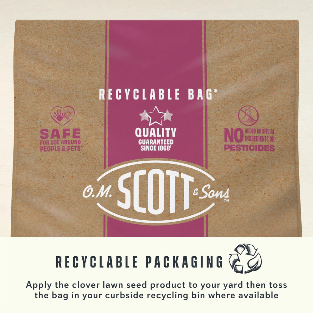 Scotts bolsa en entorno reciclable destacando el empaque sostenible
