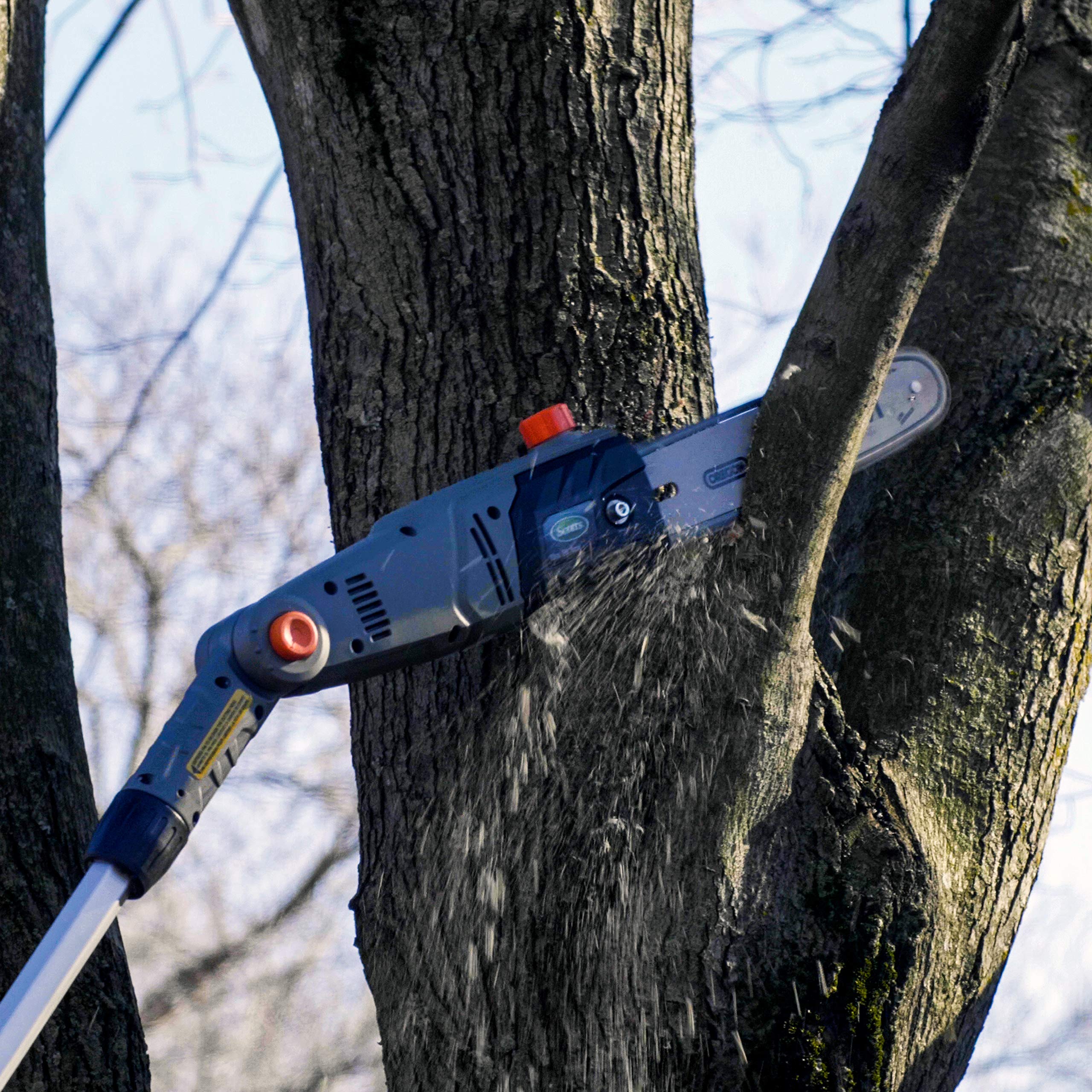Radius Garden Scotts pole saw with blade cover for safe storage and transport