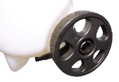 Scotts sprayer wand and 3-in-1 nozzle close-up delivering adjustable spray patterns