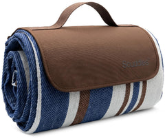 scuddles front view showing blanket pattern and portability benefit