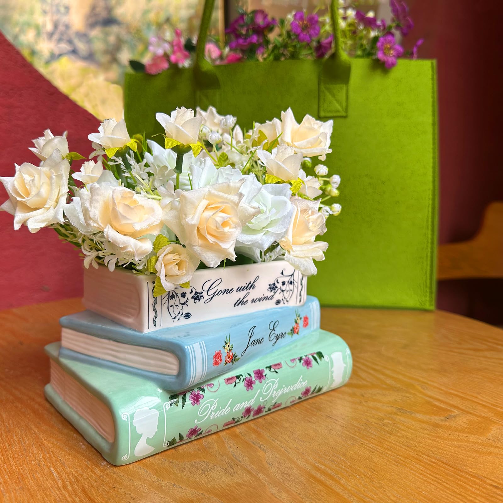 Scuyari vase used as desk organizer keeping pens tidy and accessible benefit