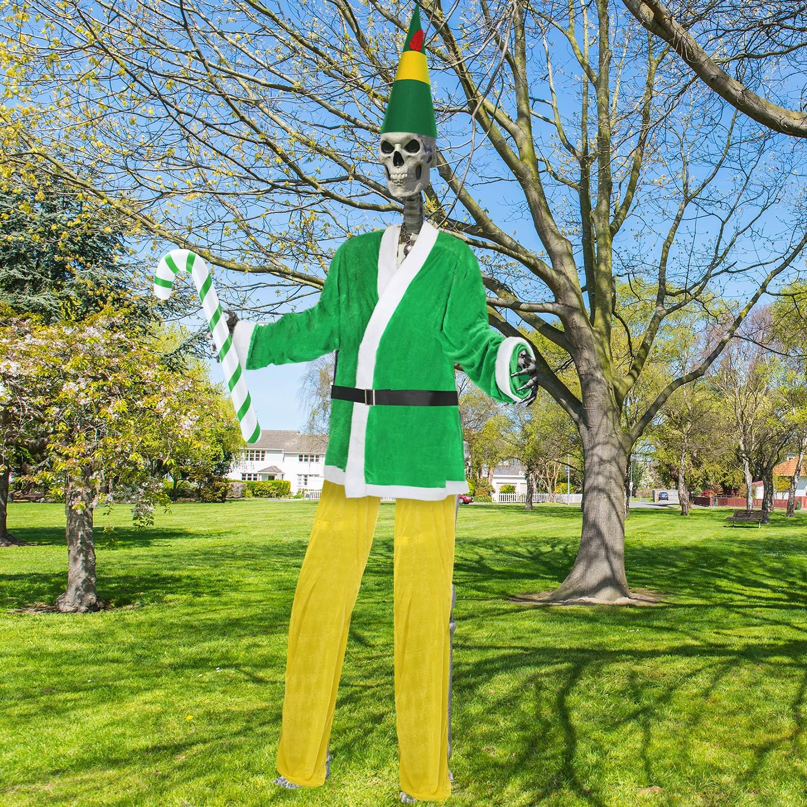 Seenelling decorated yard featuring costume, creates memorable Christmas atmosphere
