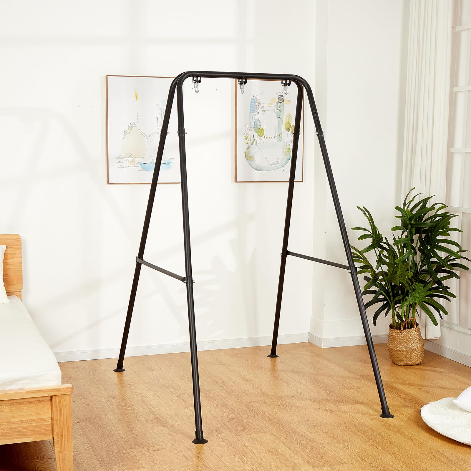SELFLA stand front view showing sturdy frame and stable design benefit
