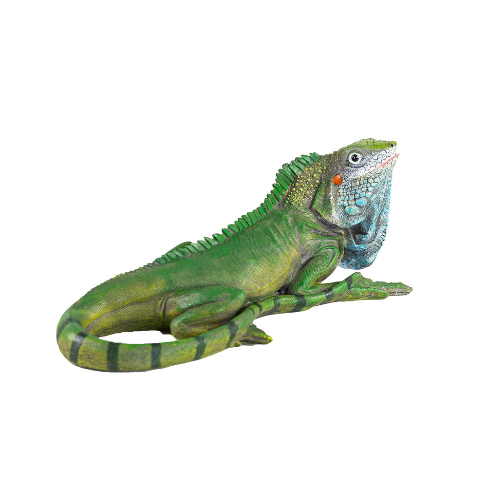 SHAODIE front view of green resin iguana statue showing lifelike pose and curb appeal