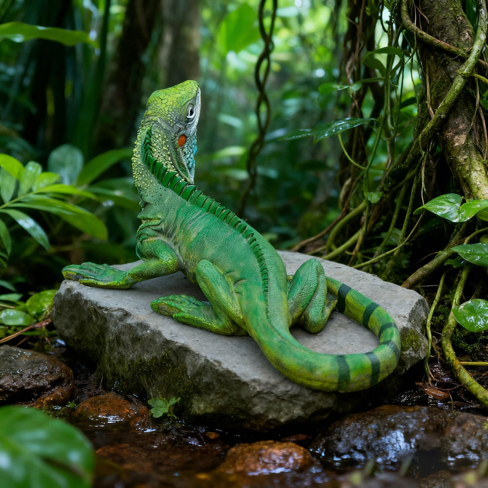 SHAODIE side profile of lizard sculpture demonstrating natural posture and stability
