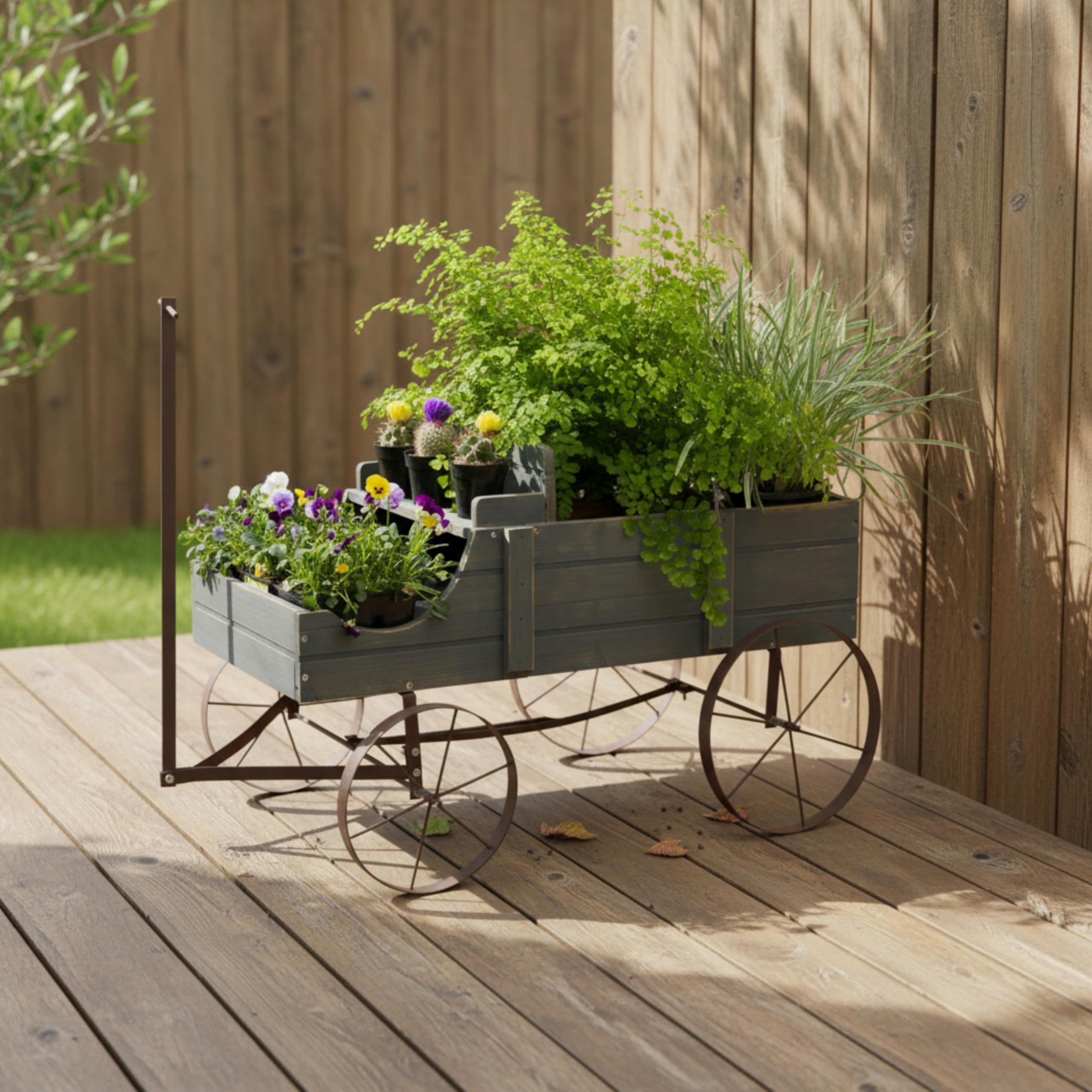 Shine Company close-up of cedar wood grain highlighting kiln-dried durability and attractive stain