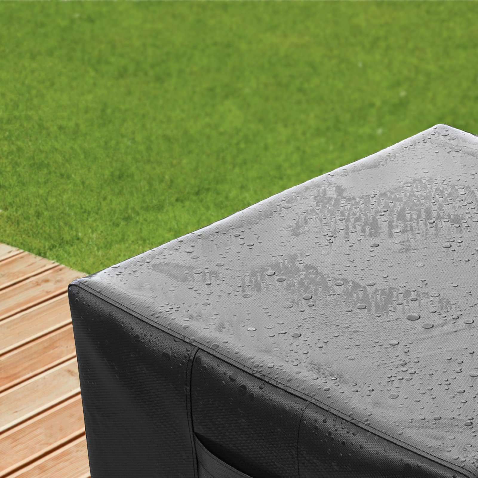 SHINESTAR water beading on cover surface, demonstrates waterproof performance