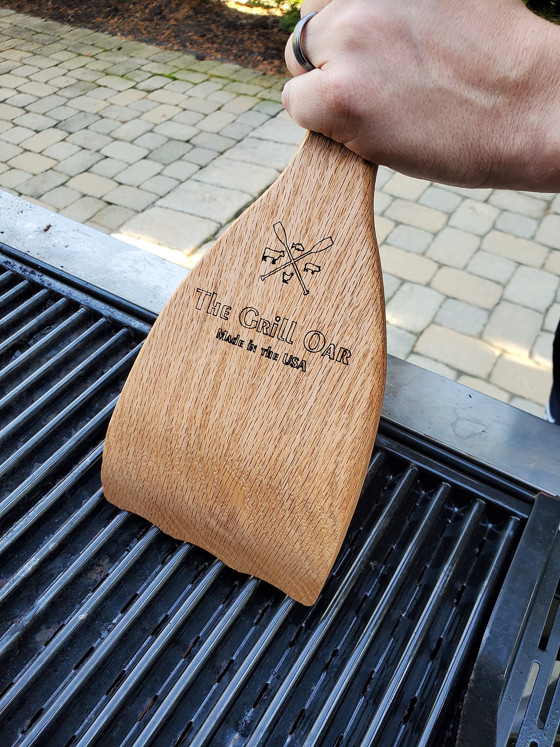 Simply Better close-up of Grill Oar red oak edge, precision scraping benefit