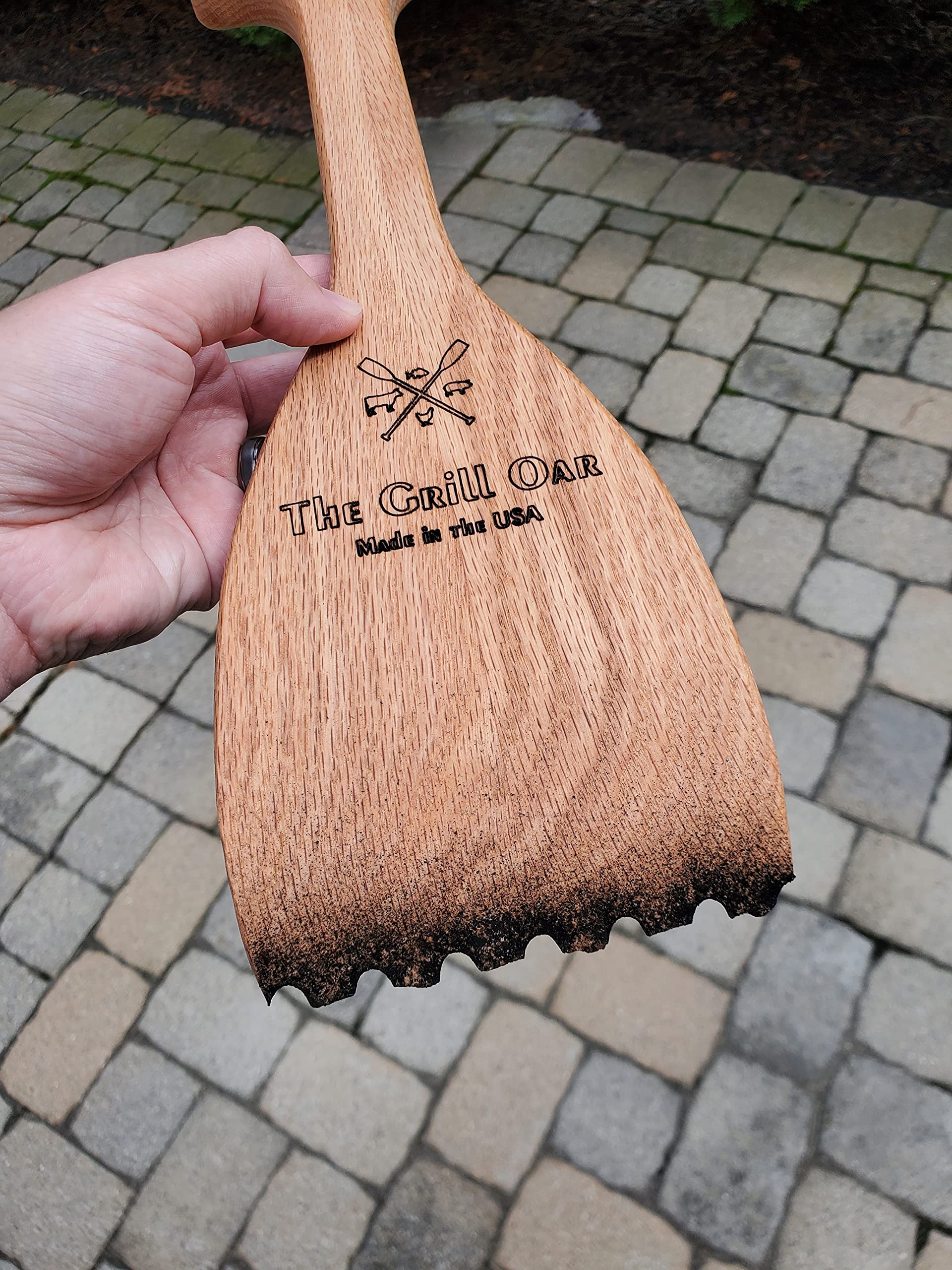 Simply Better Grill Oar next to a standard can showing scale, easy handling