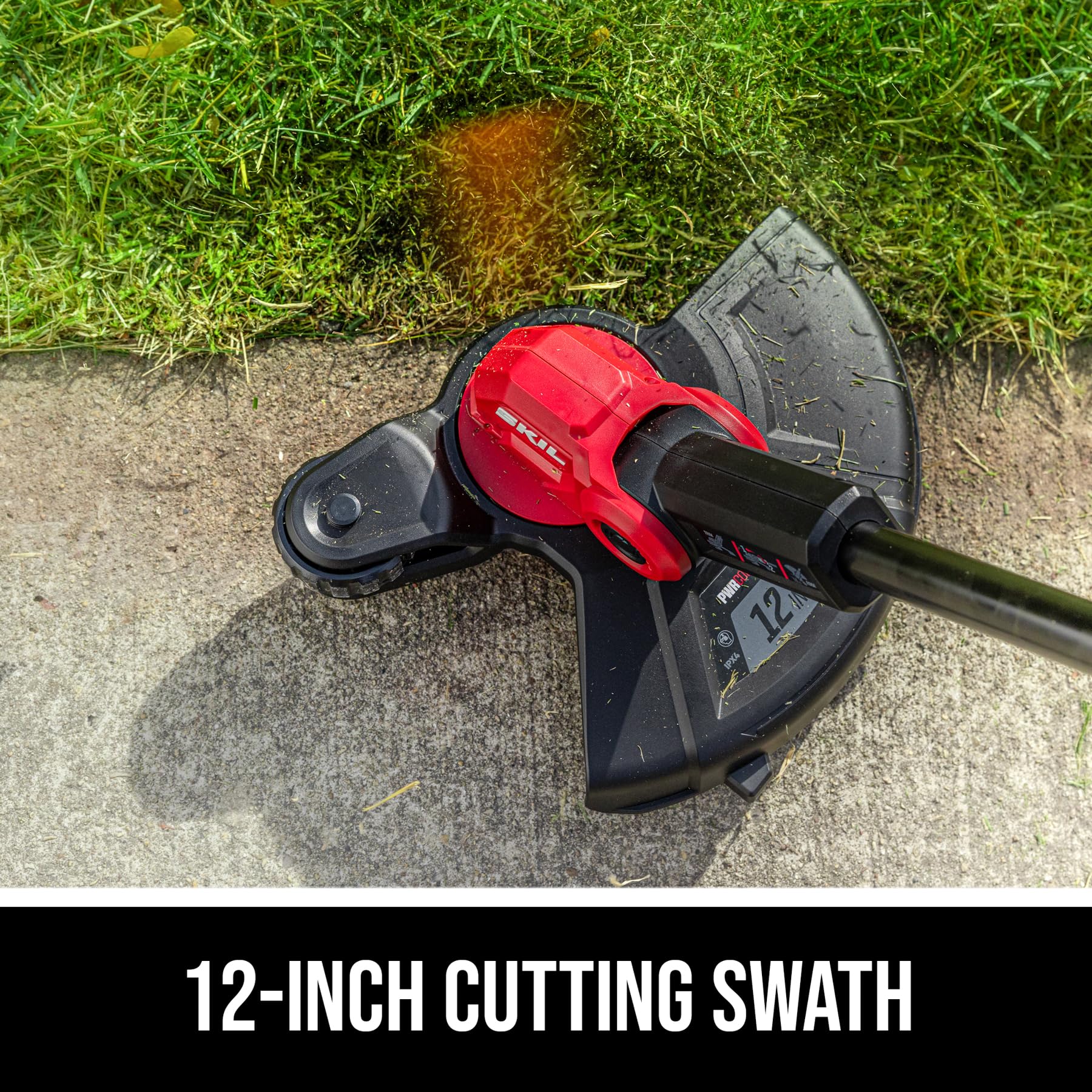 SKIL telescoping shaft and adjustable handle offering ergonomic comfort