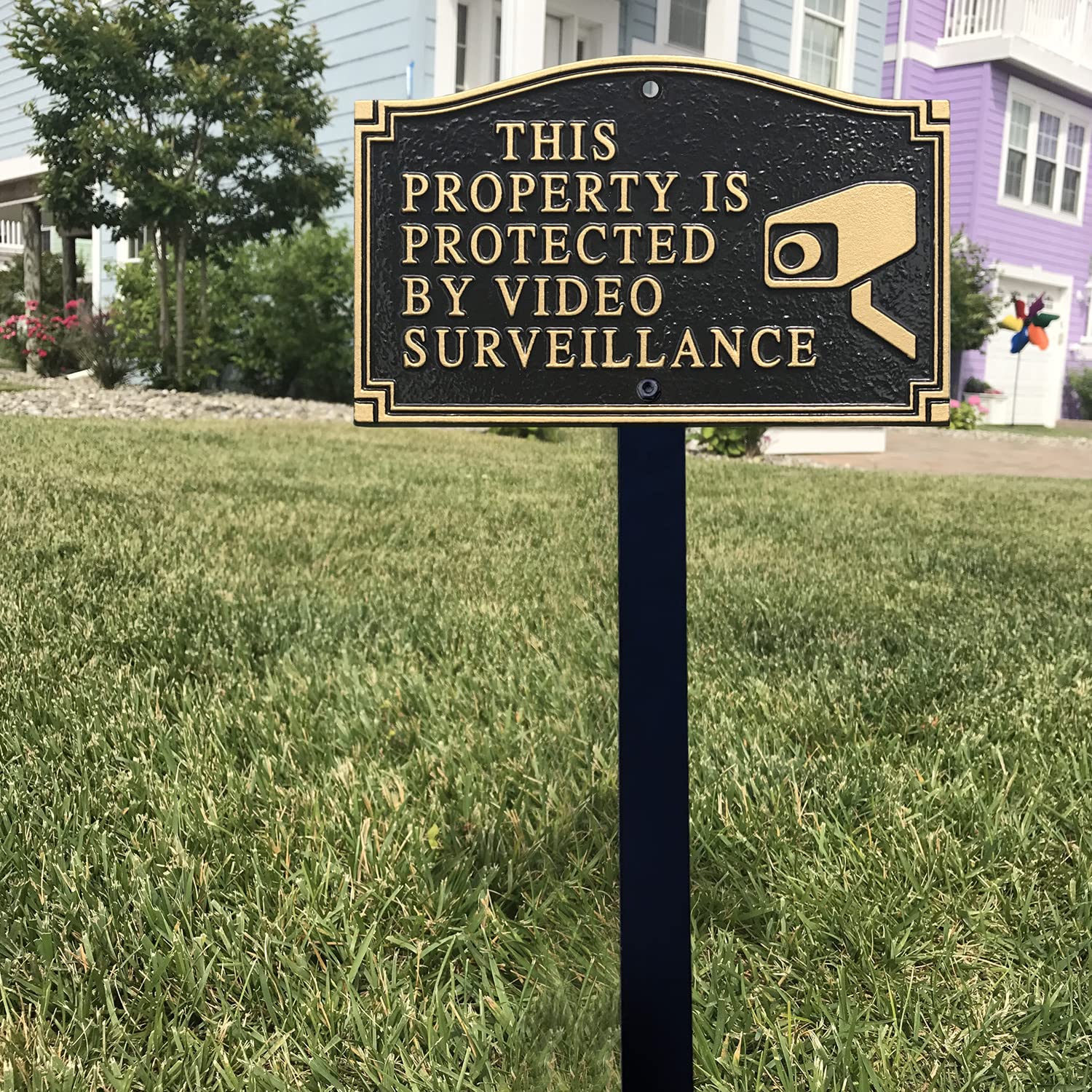 SmartSign side shot showing thick .375 inch aluminum edge for rustproof strength