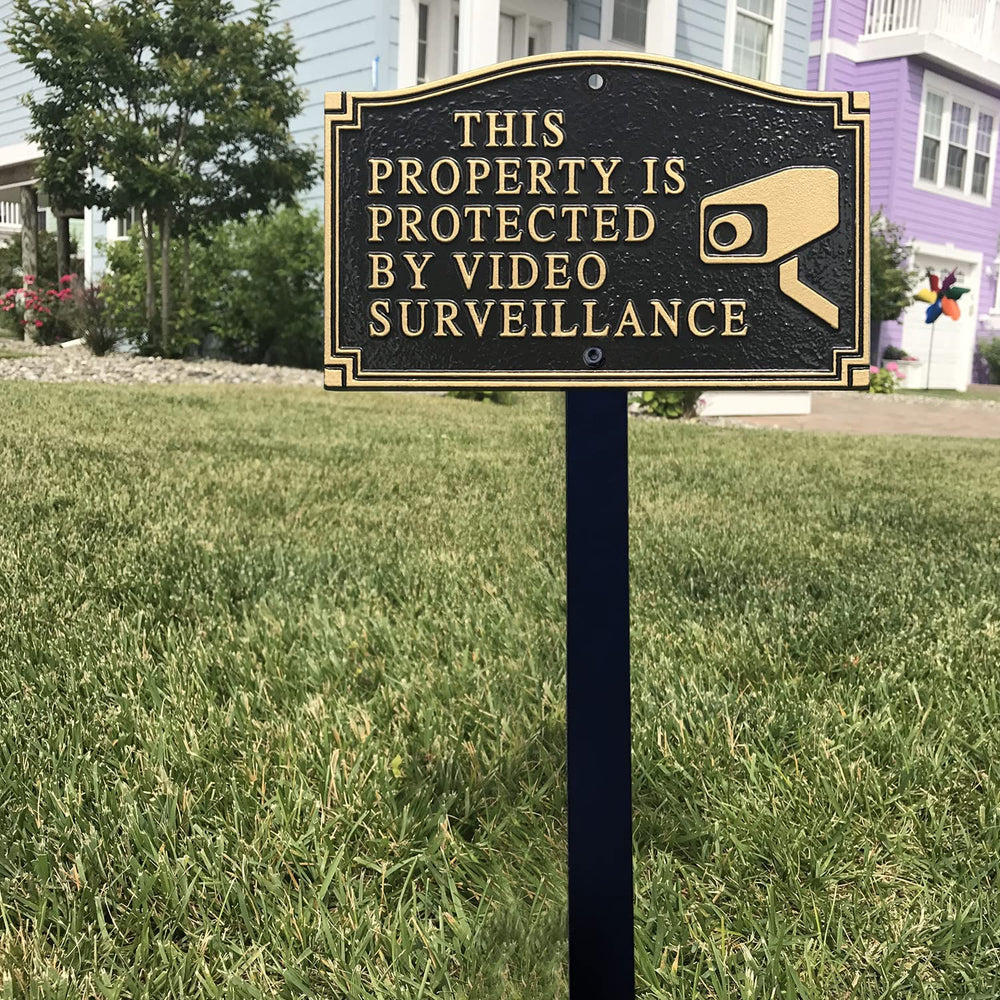 SmartSign side shot showing thick .375 inch aluminum edge for rustproof strength
