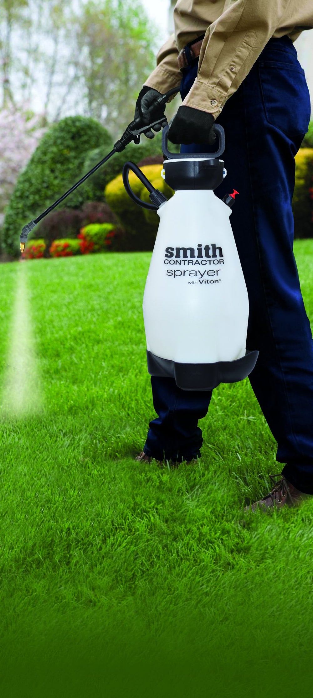 Smith Performance Sprayers scale comparison with gallon markings showing 3-gallon capacity