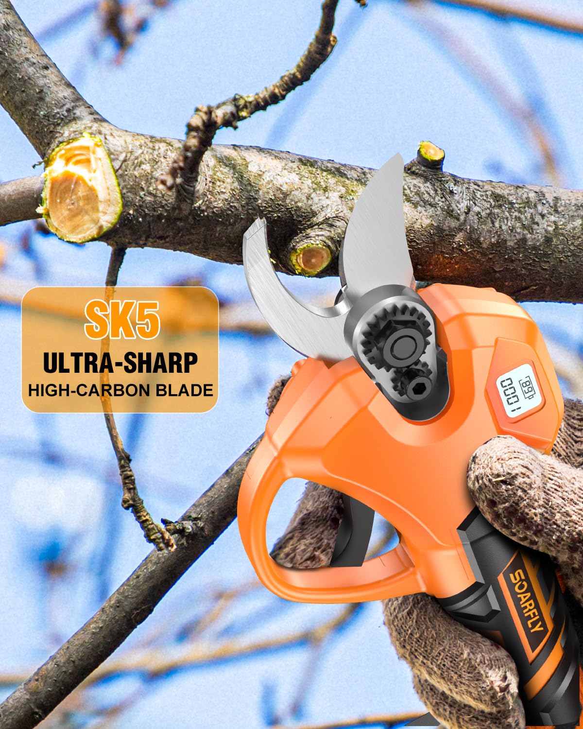 SOARFLY shears cutting a 2cm branch demonstrating smooth, efficient slicing