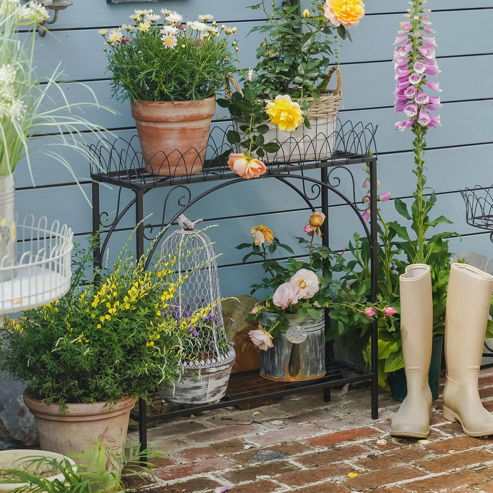SOFFEE GARDEN bottom tier with medium flowering pots demonstrating stable support and display