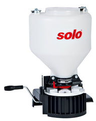 SOLO 421 front view showing compact hopper and even spread control benefit
