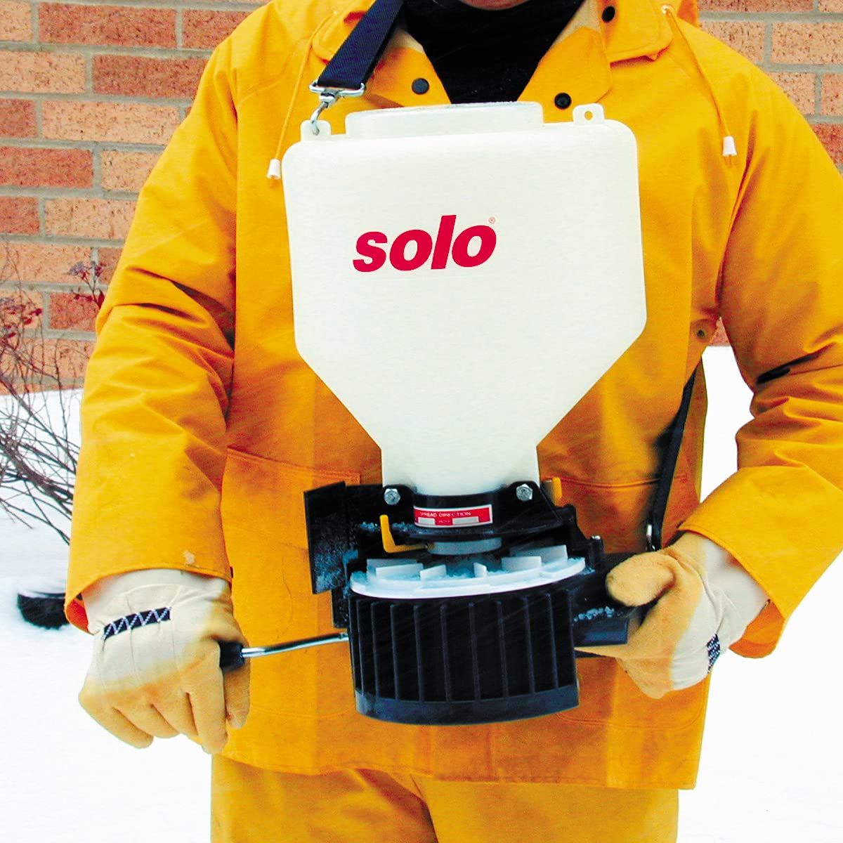 SOLO 421 next to 20 lb bag showing capacity and scale benefit