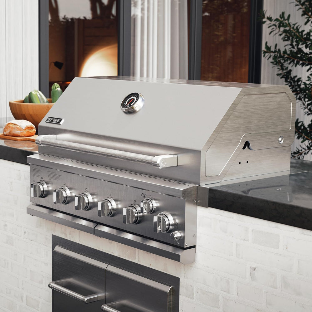 SPIRE stainless steel surface texture highlighting rust resistance and easy care