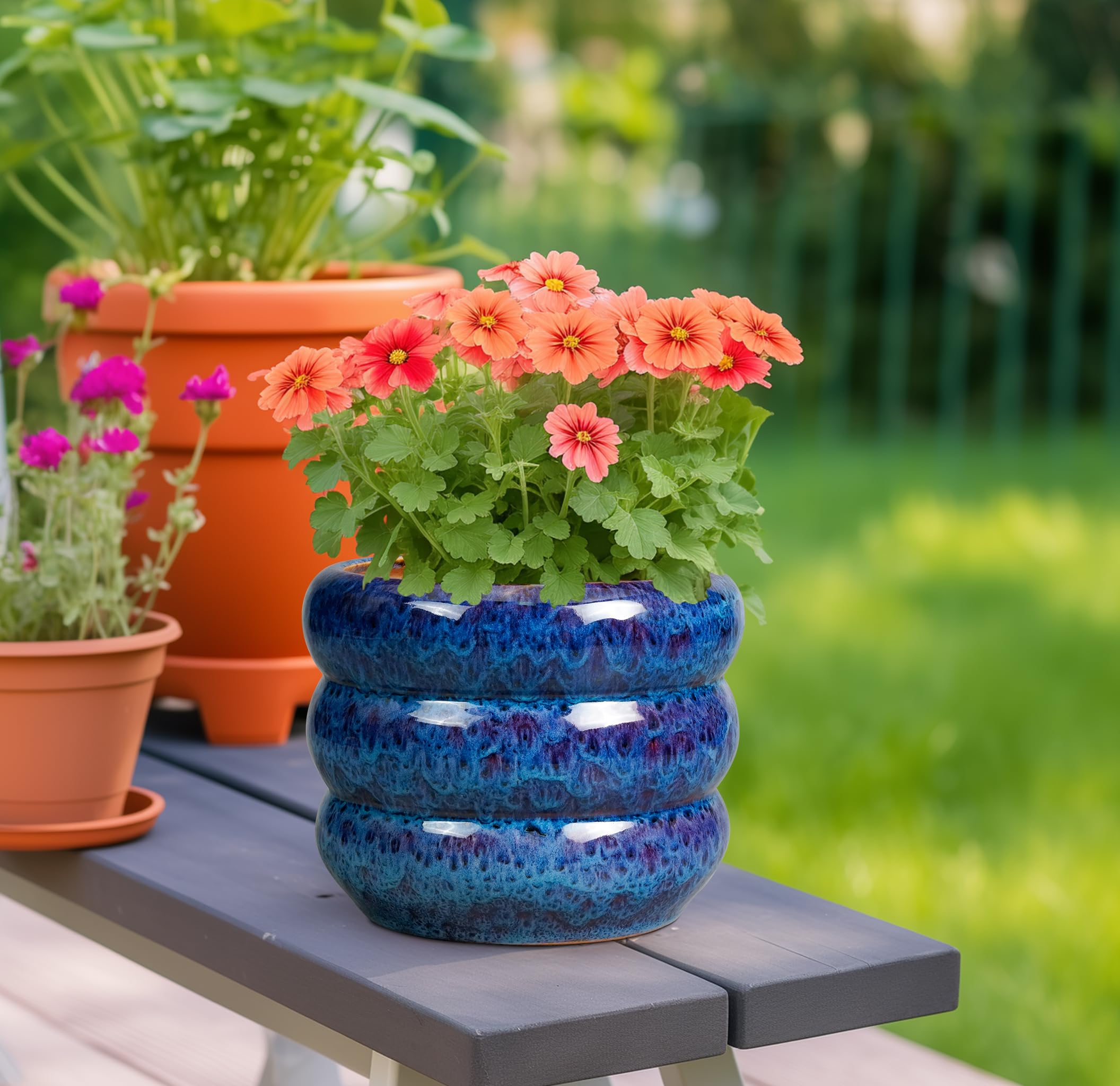 SQOWL ceramic texture close-up highlighting durable glaze and smooth finish