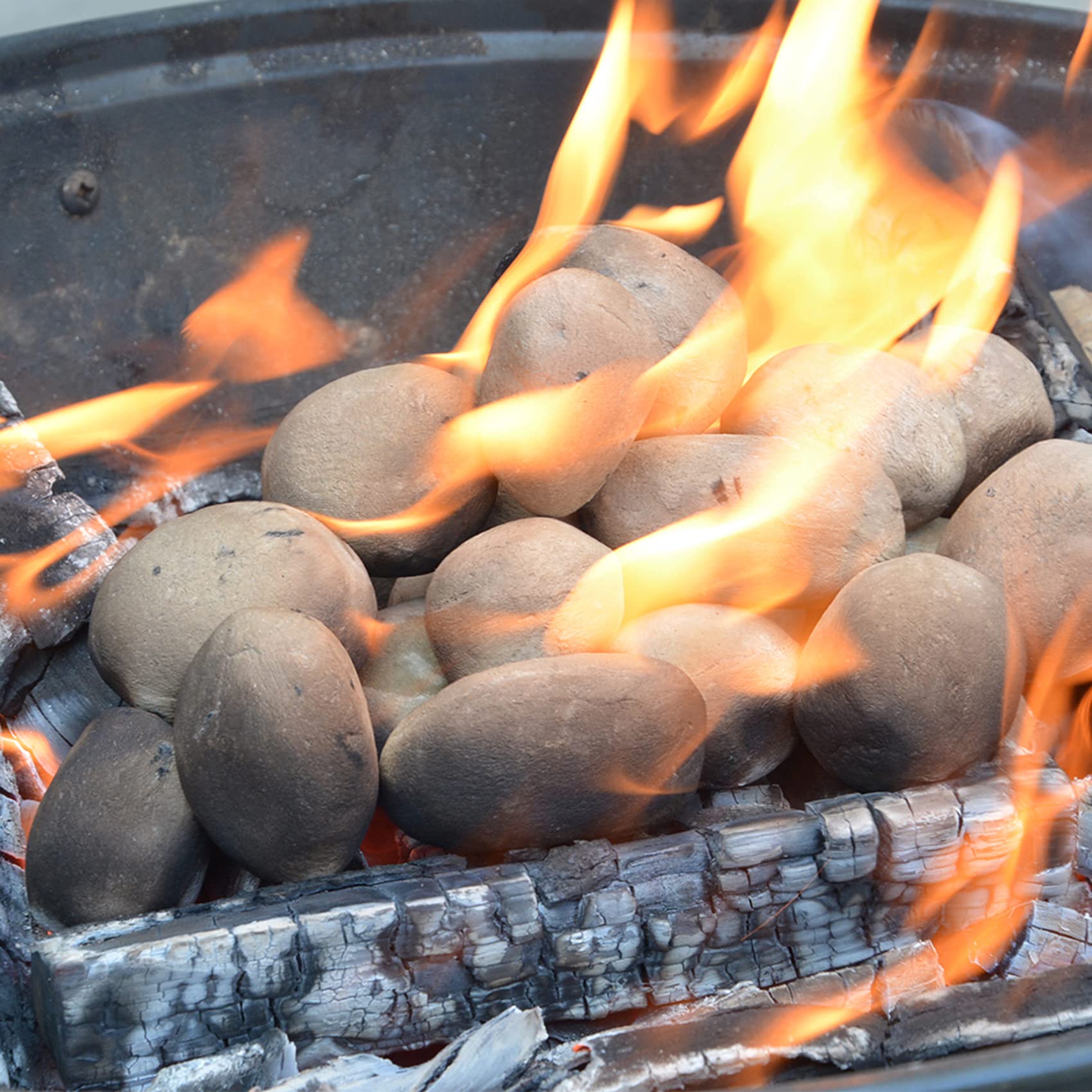 Stanbroil backyard firepit with pebbles showing natural ambiance enhancement