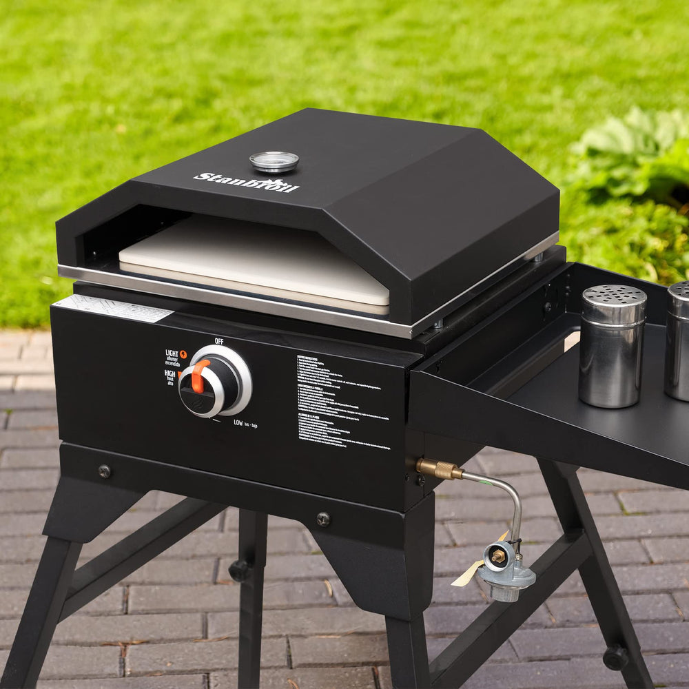 Stanbroil lifestyle shot serving pizza outdoors for restaurant-style results