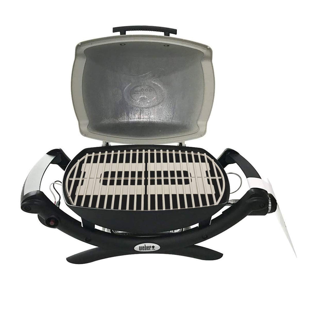 Stanbroil searing steak on grate illustrating reliable heat retention and marks