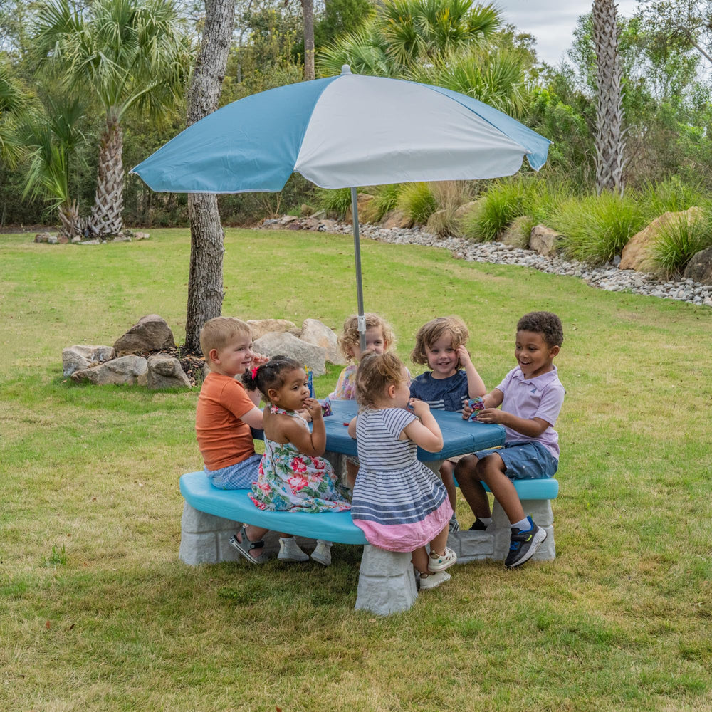 Step2 bench close-up showing contoured seating for comfortable preschool support