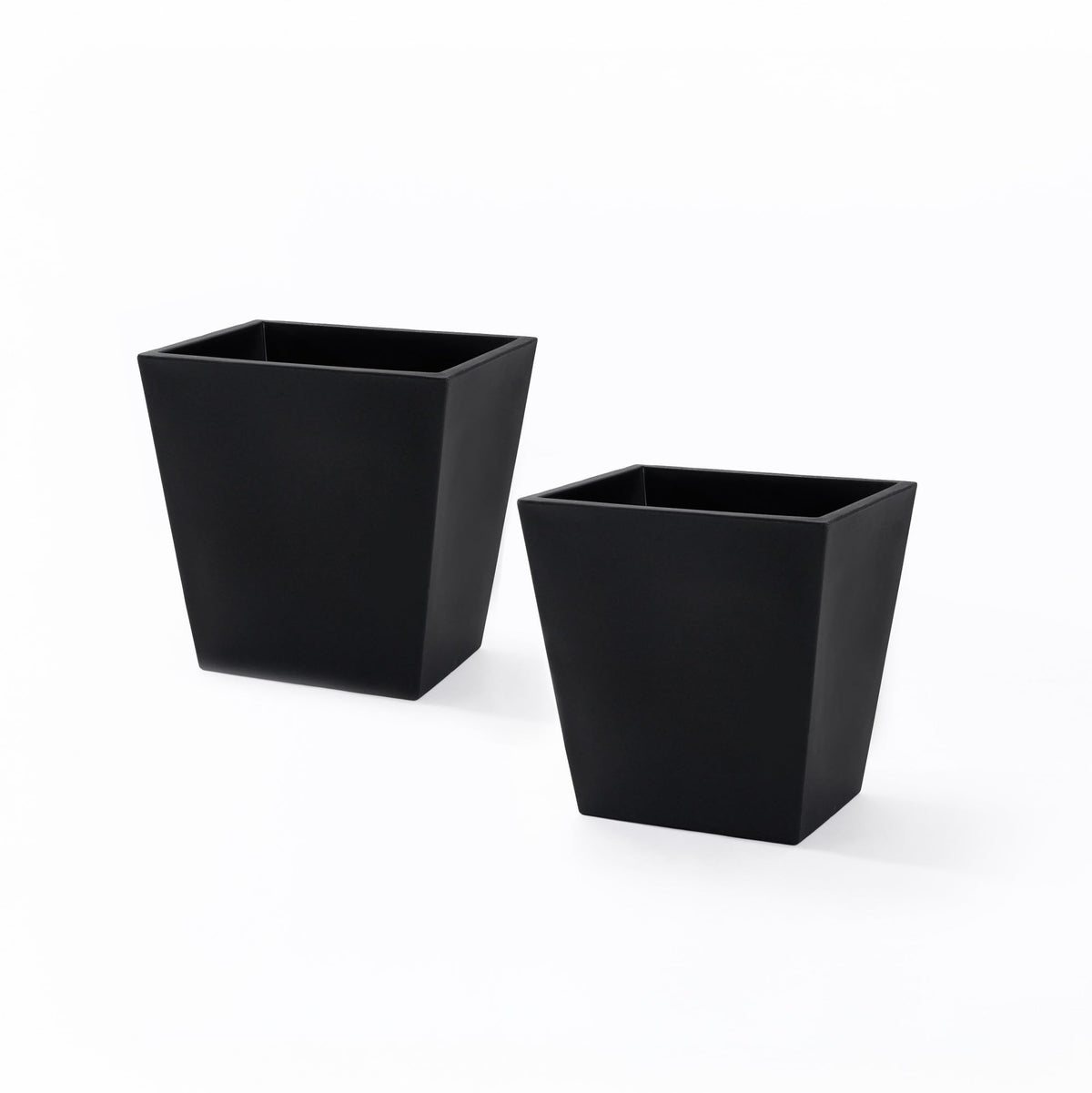 Step2 Tremont front view showing sturdy black resin and size benefits
