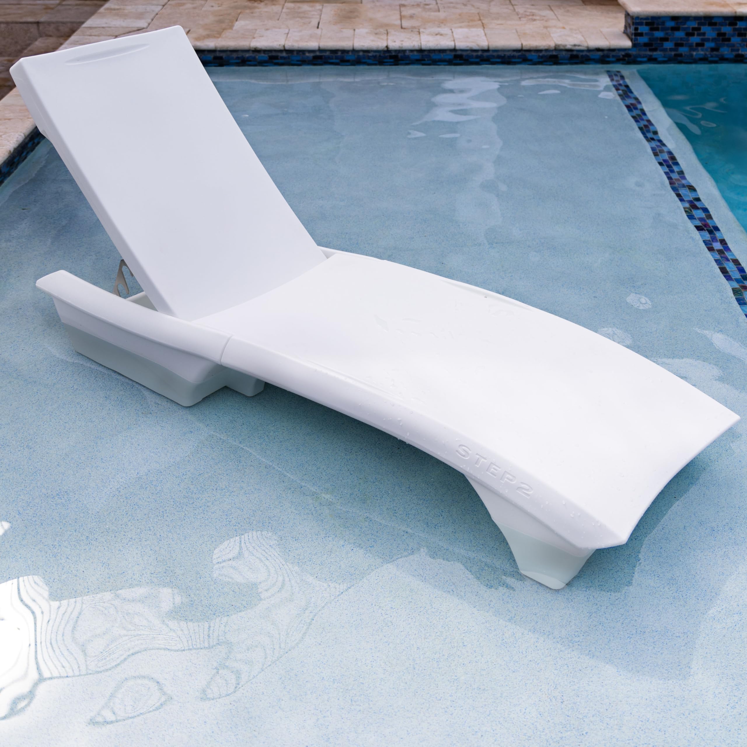 Step2 Vero on pool shelf showing stability in shallow water benefit