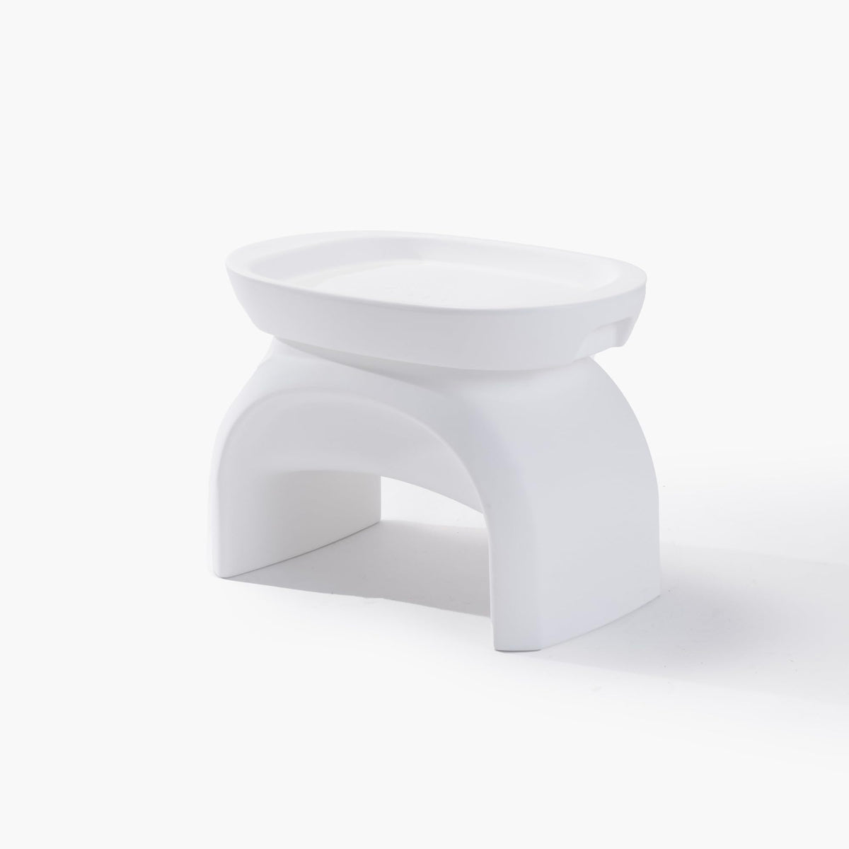 Step2 front view of Vero side table showing modern silhouette and easy access