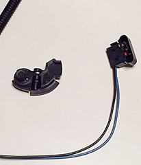 Detailed view of Stihl cable sheath texture highlighting corrosion resistance and flexibility