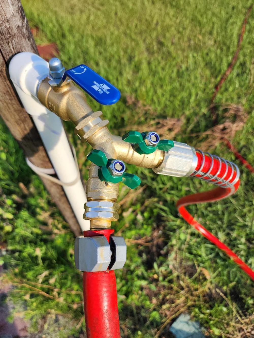 STYDDI close-up of swivel nut for easy installation and leak prevention