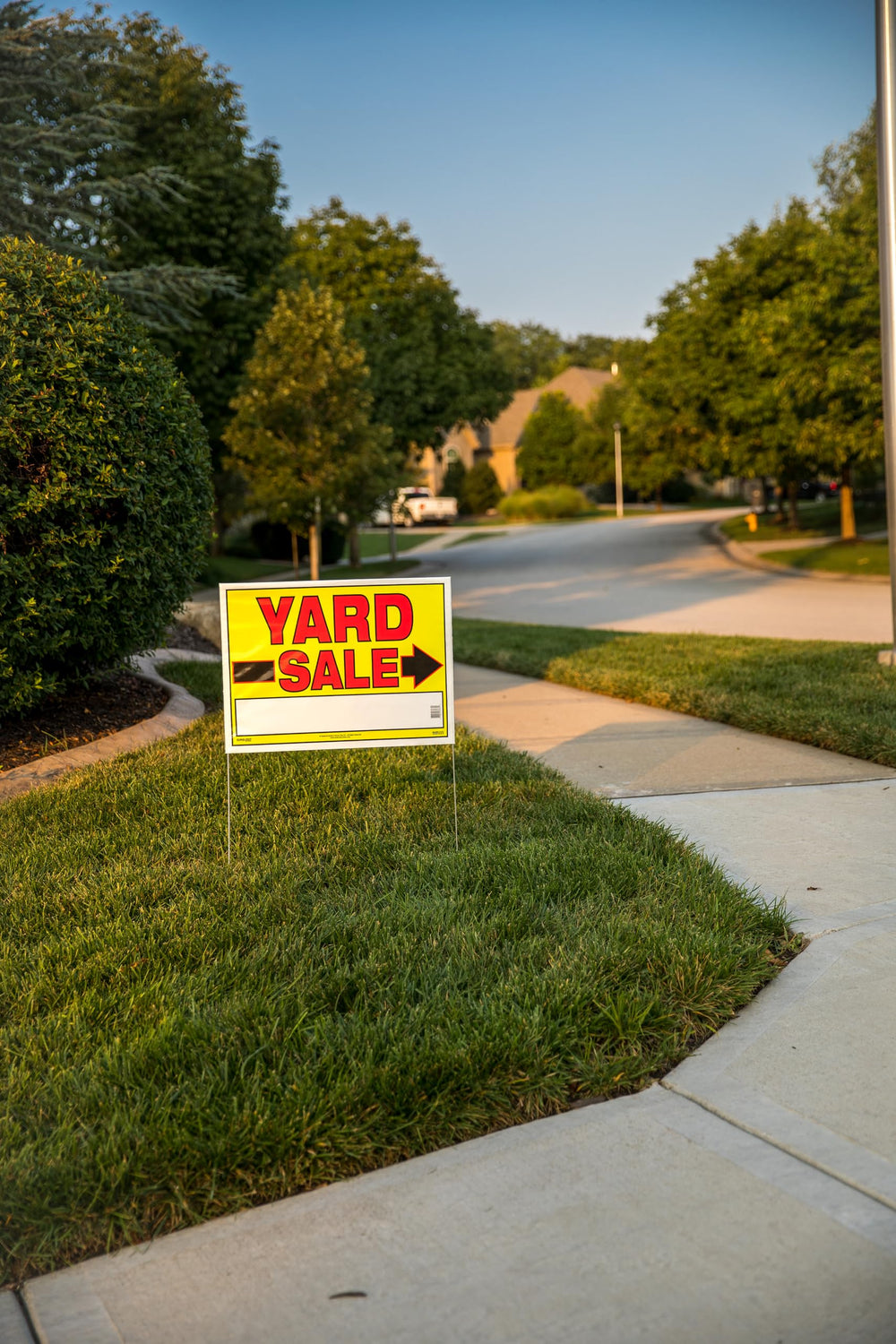 Sunburst Systems sign installed in lawn guiding customers and improving turnout