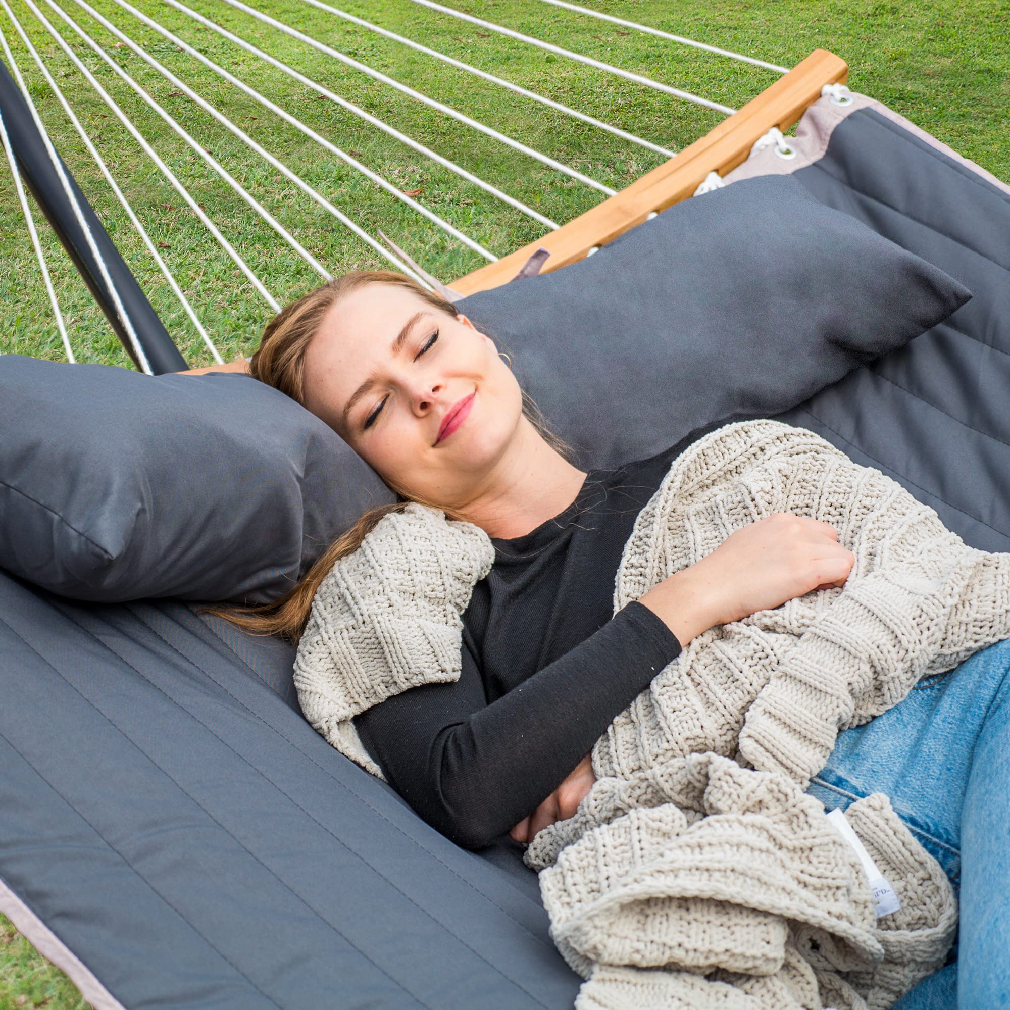 SUNCREAT close-up of quilted fabric texture highlighting durable soft cushioning