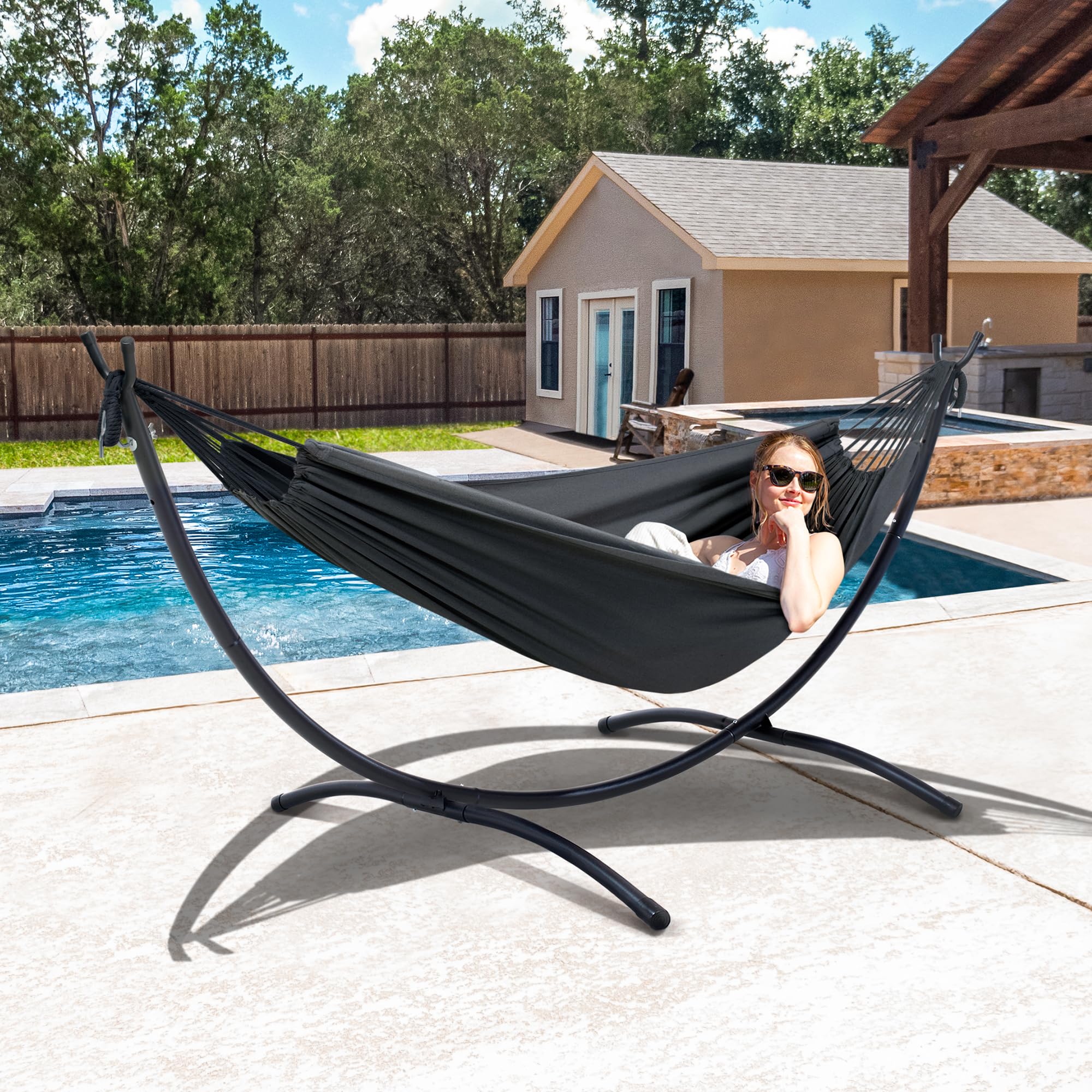 SUNCREAT seat in use by two people, comfortable shared lounging benefit