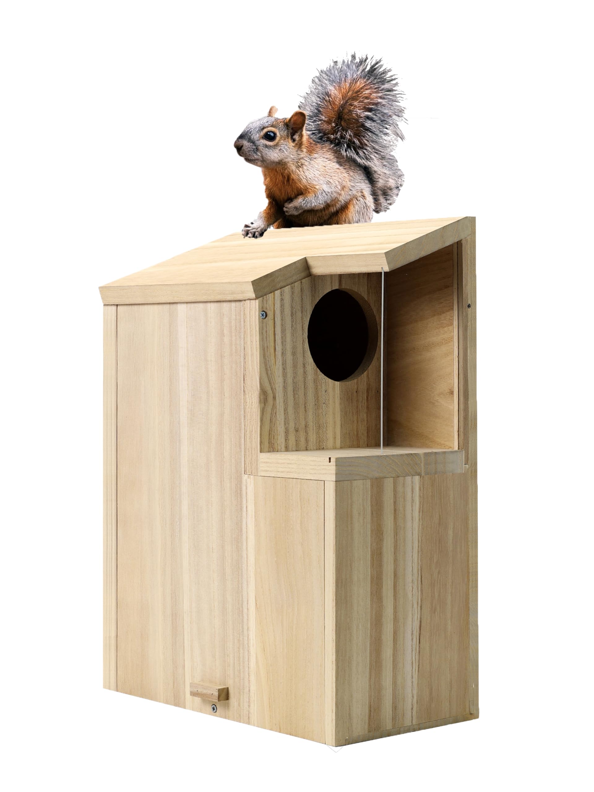 sundia front view of pine nesting box shows sturdy shelter and safe design