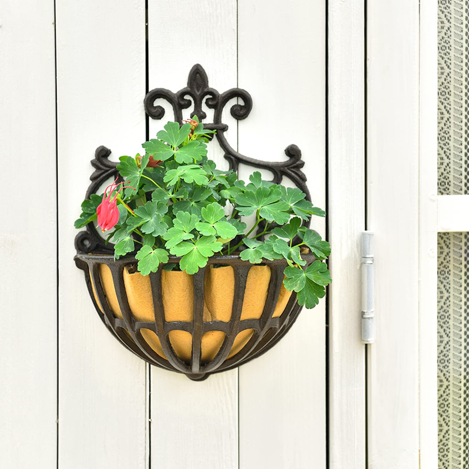 Sungmor basket mounted on balcony railing demonstrating space-saving outdoor use
