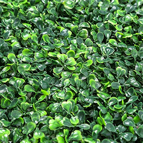 Sunnyglade close-up of leaf texture highlighting realistic look and durability