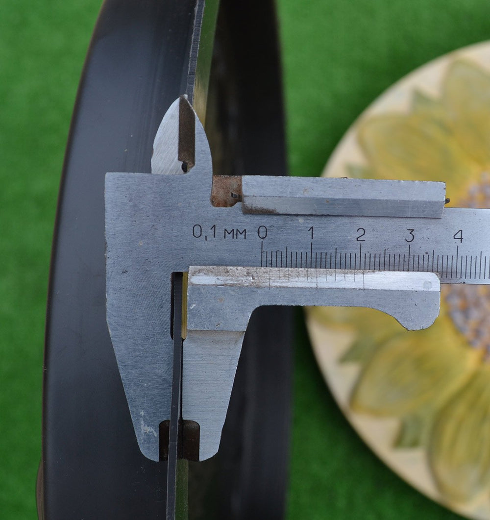 SvitMolds edge thickness detail showing durable ABS wall for long-term use