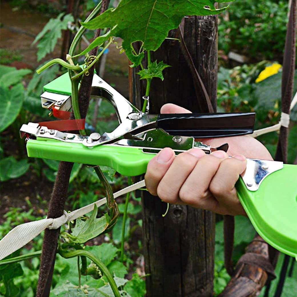 Swetero handheld scale comparison demonstrating compact size and comfort