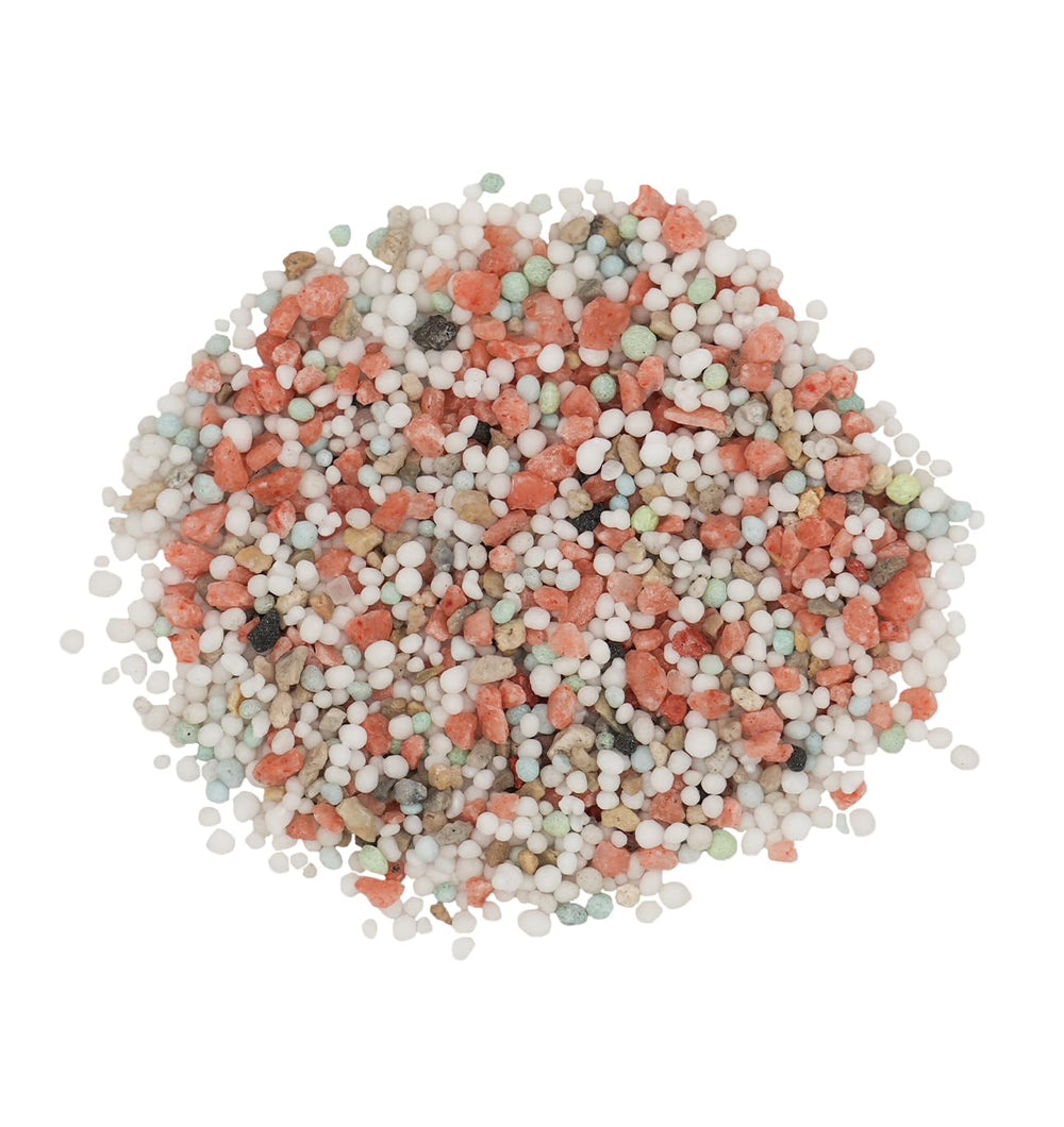 Close-up granules of The Andersons showing texture and balanced-release benefit