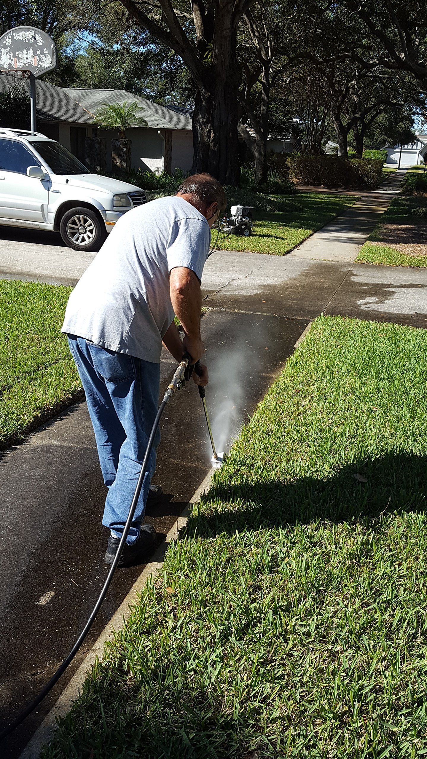 THE EDGE BLASTER next to pressure-washer wand highlighting correct size and fit