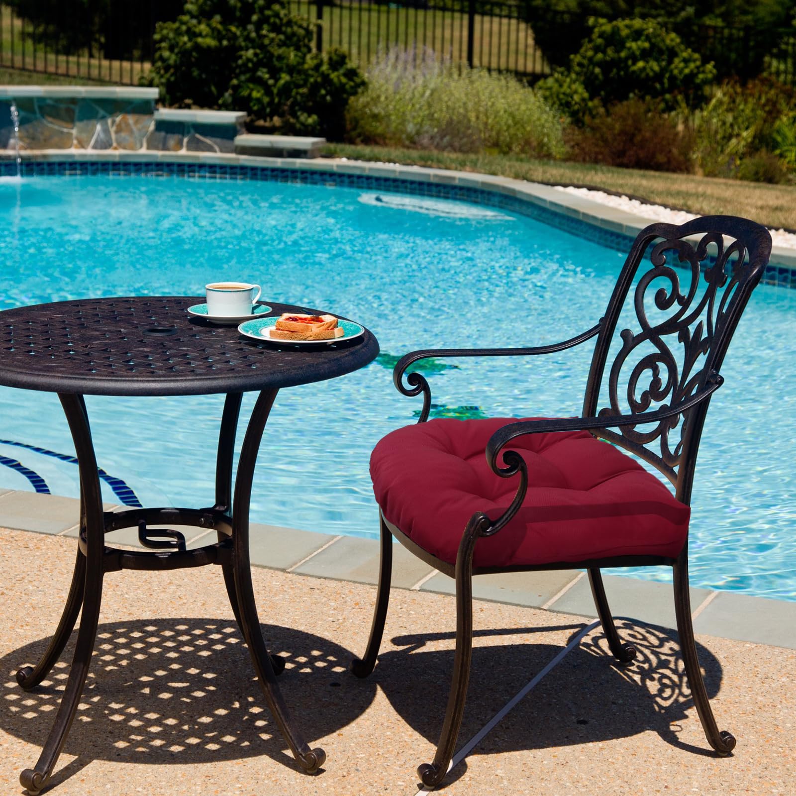 Thyle lifestyle patio setup with cushions adding color and comfortable dining benefit