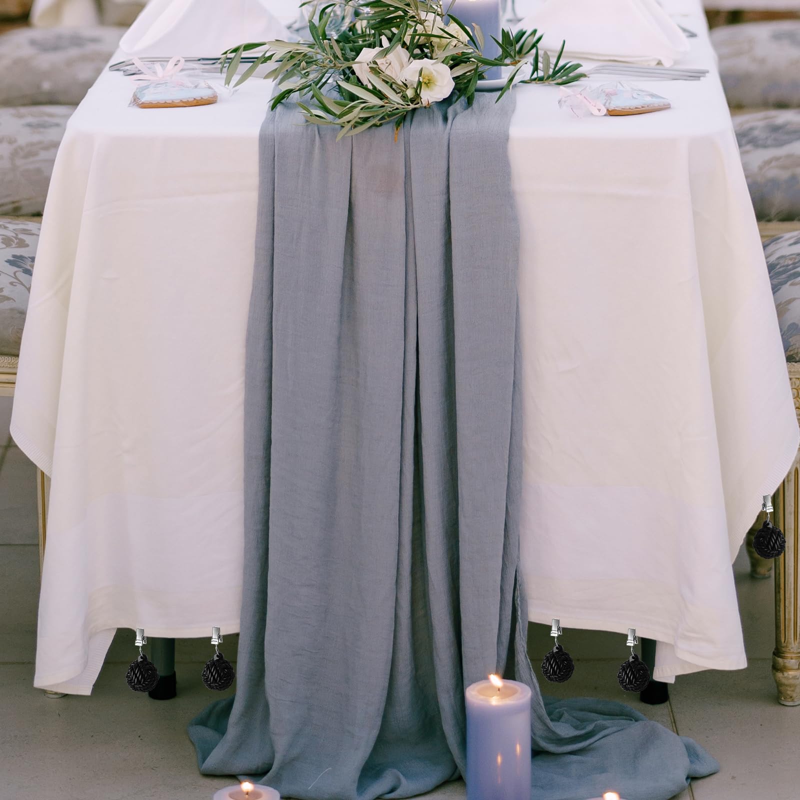 Tioncy weights arranged on a wedding table demonstrating discreet hold